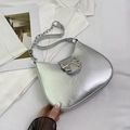 Bolso de hombro plateado metalizado con textura agrietada y detalle de lazo - Plateado