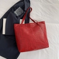 Minimalist red crocodile texture tote bag with large capacity for women's daily commute - Burgundy