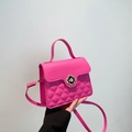 Elegante borsa trapuntata magenta con fibbia a trifoglio e manico in pelle - Rosa Rosso