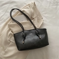 Klassische schwarze Leder-Einkaufstasche mit Knotendetail und langem Schultergurt - Schwarz ohne Anhänger