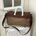 Reisetasche mit großem Fassungsvermögen, braunem Karomuster und verstellbarem Schultergurt - Braun