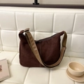Borsa tote in camoscio marrone con cuciture bianche a contrasto e tracolla mista - Marrone