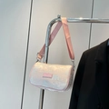 Sac bandoulière en jacquard rose avec broderie d'architecture chinoise traditionnelle - Rose