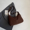 Retro braune matte Hobo-Tasche mit verstellbarem Riemen und weißen Ziernähten - Braun