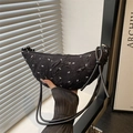 Sac sous le bras croissant noir chic avec texture plissée et motifs nœuds blancs - Noir