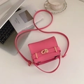 Mini borsa a mano rosa acceso con texture litchi e chiusura a girello dorata - Rosa
