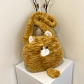 Bolso de hombro de felpa suave con diseño de gato atigrado naranja y cola peluda - Marrón