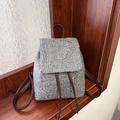 Sac à dos en laine grise pour femme avec bretelles en cuir marron et rabat à cordon - Gris