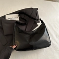 Bolso tote minimalista negro de cuero PU con costura vertical y correa ancha de hombro - Negro