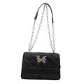 Schicke schwarze Stepptasche mit silberner Schmetterlingsschließe und Kettenriemen - Schwarz