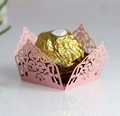 Caissette rose découpée au laser avec motif floral pour chocolats de mariage - Rose