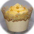 Beige laser-cut cupcake wrappers with rose floral patterns for wedding dessert tables - 5cm / Jewelry Cream Star