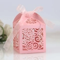 Scatola regalo rosa con intaglio laser a cuore e fiocco in raso per confetti di matrimonio - Rosa
