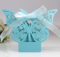 Hellblaue Hochzeitsbox mit lasergeschnittenem Schmetterling und weißem Chiffon-Schleifenband - Türkisblau