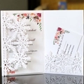 Set invito matrimonio con fiocco di neve tagliato al laser e carta floreale - Bianco