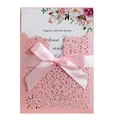 Rosa lasergeschnittene Hochzeitseinladung mit rosa Schleife und floraler Innenkarte - Rosa