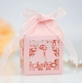 Scatola di caramelle rosa tagliata al laser con motivi a campana e fiocco di seta - Rosa