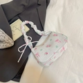 Weiße Coquette-Handtasche mit Kordelzug, Rosenmuster und geraffter Textur für Damen - Weiß