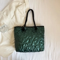 Grande borsa tote verde metallizzato con motivo trapuntato a stelle e manici in corda neri - Verde