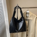 Klassische schwarze Tragetasche aus Leder mit Vintage-Struktur für den Alltag - Schwarz