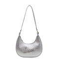 Sac hobo argenté en cuir embossé crocodile métallisé avec une forme élégante de demi-lune - Argenté