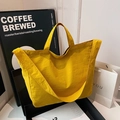 Bolso tote de lona amarillo brillante en nailon arrugado para el uso diario informal - Amarillo