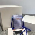 Borsa porta cellulare a quadretti bianchi e blu con tracolla a corda blu - Blu