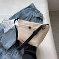 Borsa a spalla beige minimalista con tracolla nera regolabile e bottone a pressione - Bianco Sporco