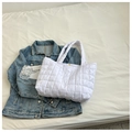 Sac fourre-tout matelassé blanc chic style doudoune avec bouton pression doré - Blanc