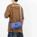 Bolso bandolera minimalista de tela Oxford azul marino con correas azul vibrante y hebilla - Azul