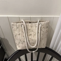 Borsa tote in paglia con ricamo floreale e manici in corda di cotone bianco - Cachi