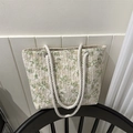 Borsa tote in pizzo con motivo floreale verde e manici in corda di cotone bianco - Verde