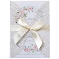 Invitation de mariage en dentelle découpée au laser avec un ruban de satin beige - Blanc