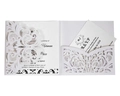 Detail van de lasergesneden witte huwelijksuitnodigingsset met RSVP-kaart en kantpatroon - Laser Uitgesneden Stijl / Wit