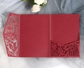 Biglietto invito pieghevole rosso scuro tagliato al laser con motivi floreali - Rosso scuro