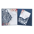 Marineblaue lasergeschnittene Hochzeitseinladungskarte mit floralem Hohlmuster - Magieblau