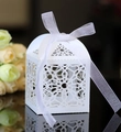 Boîte cadeau blanche découpée au laser avec motif évidé et ruban organza - Blanc