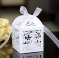 Scatola per bomboniere bianca tagliata al laser con motivi a vite e nastro in organza - Bianco