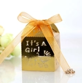 Boîte cadeau dorée It's A Girl pour baby shower avec ruban et découpes - Or Réfléchissant