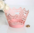 Caissettes à cupcakes roses découpées au laser avec motifs floraux pour décorations - Rose