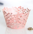 Eleganter lasergeschnittener rosa Muffinförmchen-Rand mit Weinreben- und Blattmuster - 5cm / Rosa