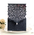 Μαύρη γυαλιστερή πρόσκληση γάμου laser-cut με διακόσμηση από διαμάντι σε σχήμα δάκρυ - Σκούρο Μπλε με Γκλίτερ