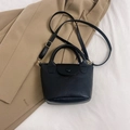 Mini sac noir en cuir grainé avec poignée supérieure et bandoulière réglable pratique - Noir
