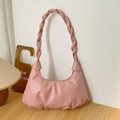 Borsa a spalla rosa a mezzaluna con tracolla intrecciata e design plissettato - Rosa