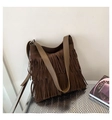 Dunkelbraune Fransen-Schultertasche mit Bohème-Quasten und mattem Finish - Kaffeebraun