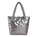 Bolso tote plateado metalizado acolchado con textura mullida y asas anchas - Gris