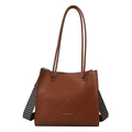 Sac bandoulière matelassé marron avec motif losange et bandoulière pied-de-poule - Marron