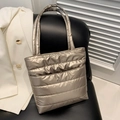 Borsa tote imbottita in oro metallizzato con grande capacità e tracolla - Oro