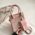 Bolso rosa de piel sintética con textura acolchada y mini monedero a juego incluido - Rosa