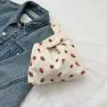 Schattige crèmewitte corduroy mini-draagtas met aardbeienpatroon en knoopsluiting-detail - Wit
